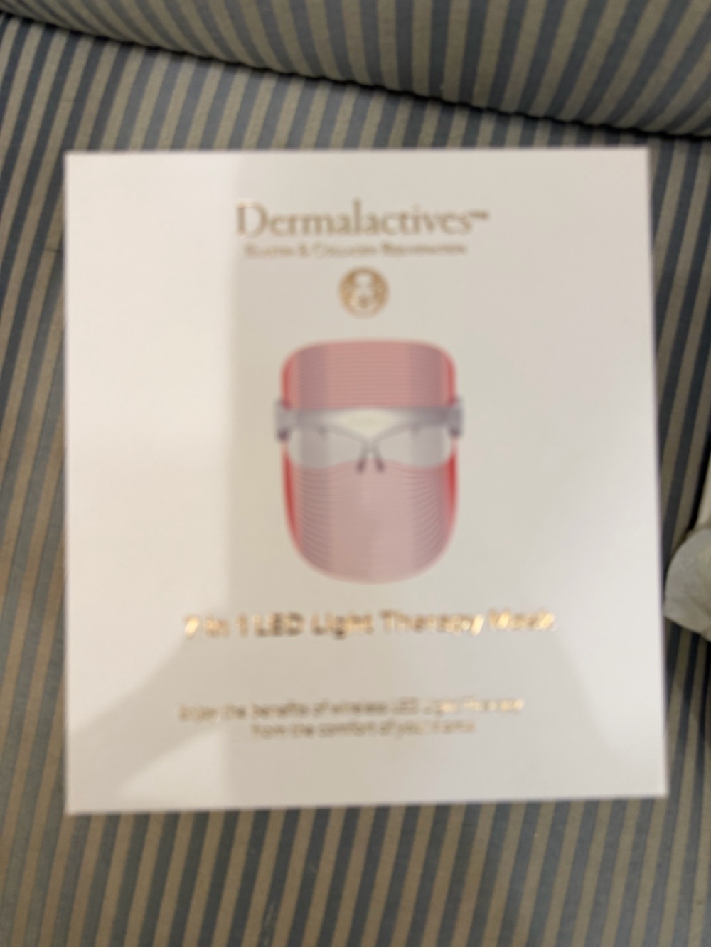 Dermalactives 7-in-1 LED Light Therapy Mask - Picture 2 of 12